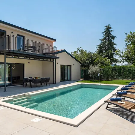 Zara Villa *